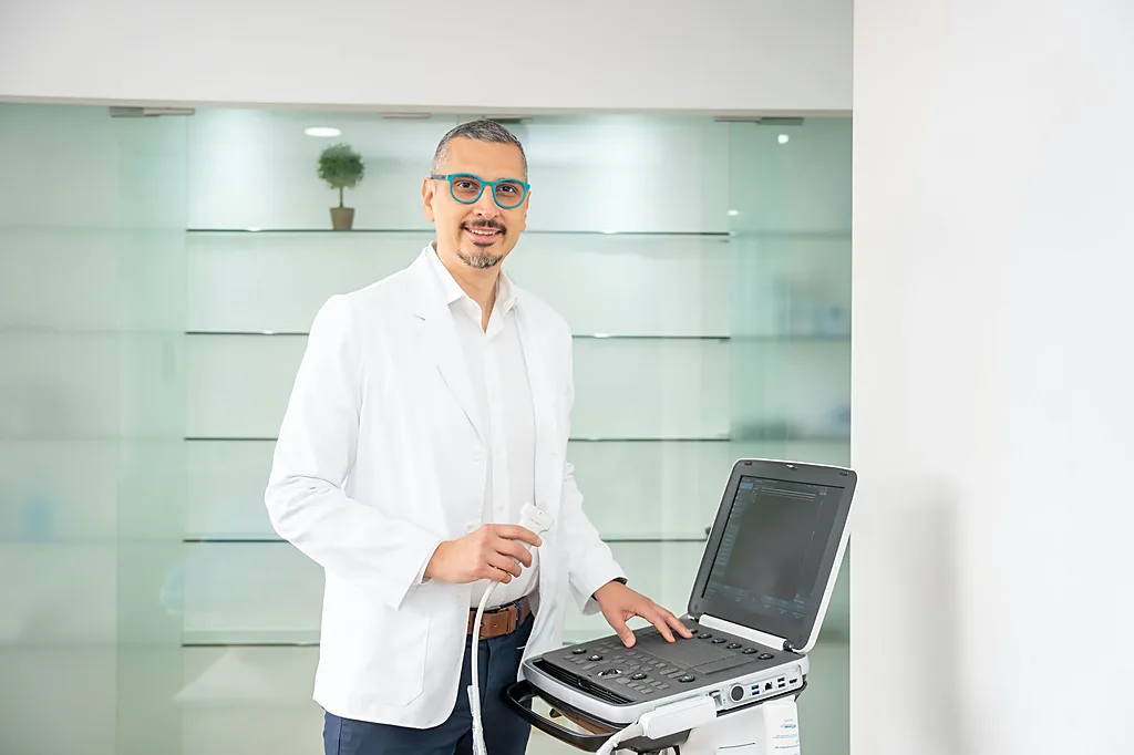 Dr. Christian Hernández Mena, surgical oncologist